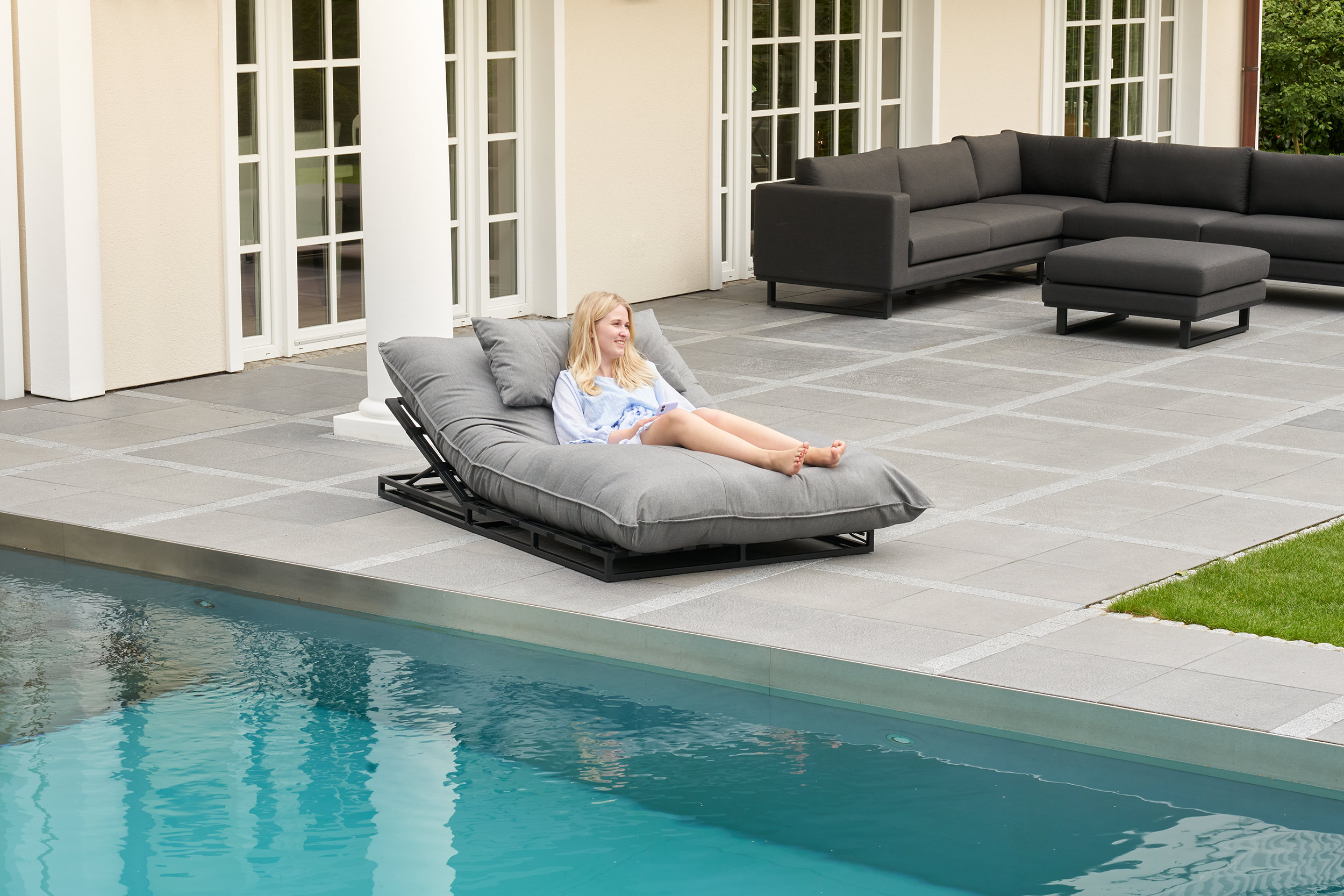 »Sunrino« Gartenliege Anthrazit/Flanelle aus Sunbrella Stoff 200x130x46cm