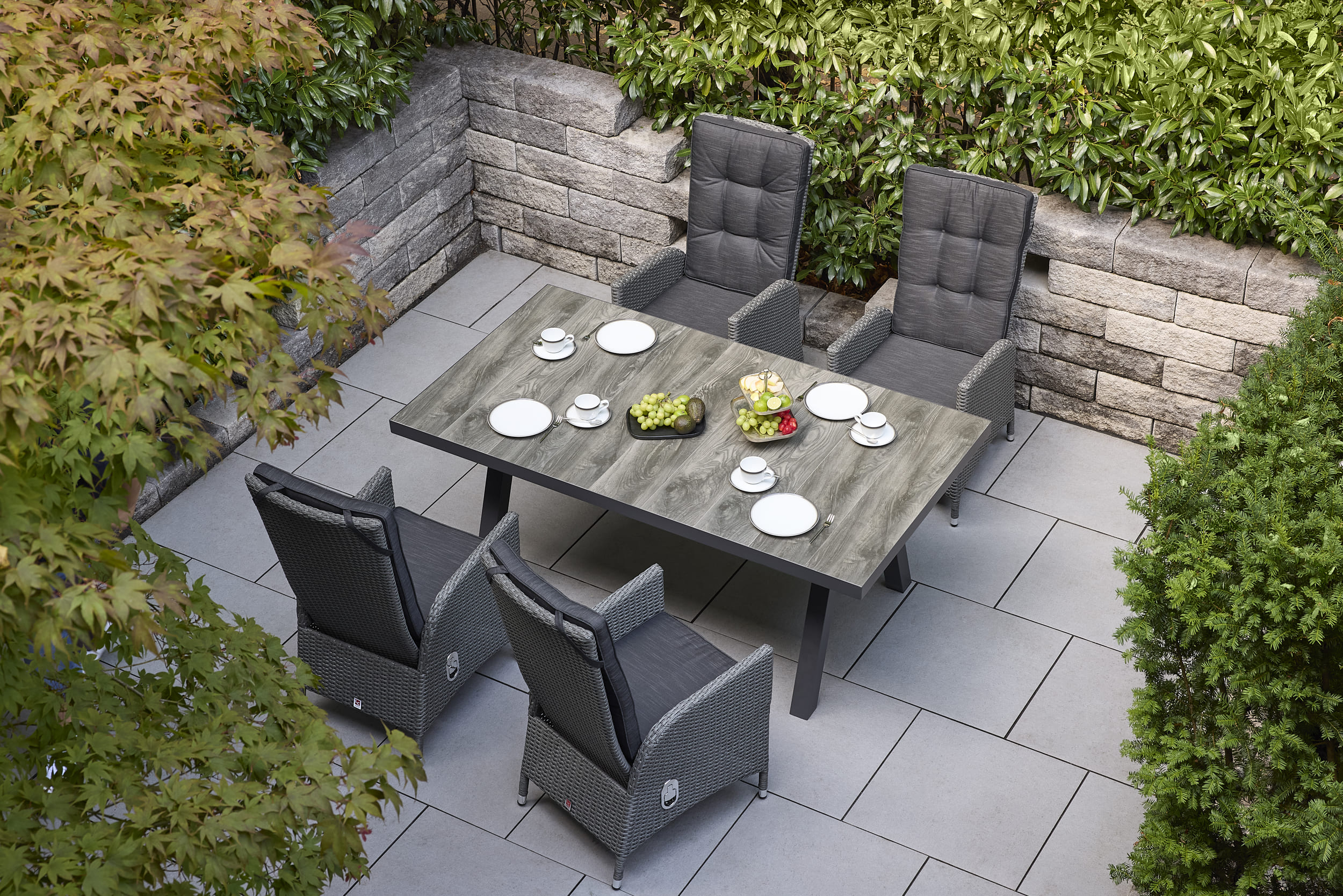 LC Garden »Barcelona« Gartenmöbel Set 5tlg. Esstisch 200cm Aluminium anthrazit/Keramik grau + 4 Gartenstühle Rattan Gartenset