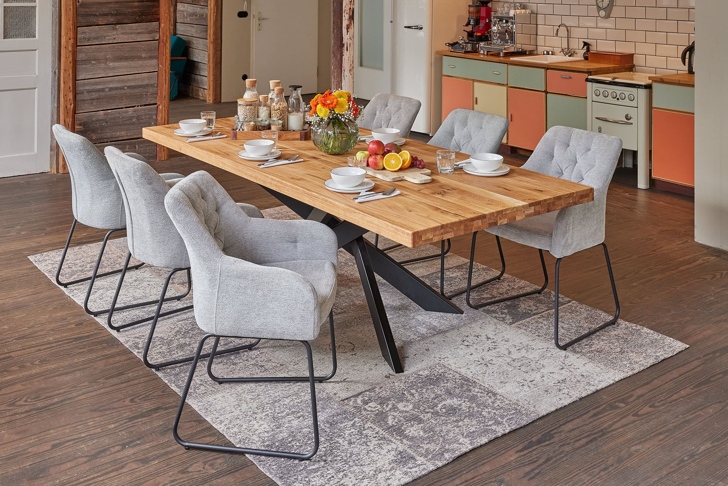 LC Home »Borkum« Dining Set I Eiche geölt Stern-Fuß Sitzgruppe Teddystoff Silber