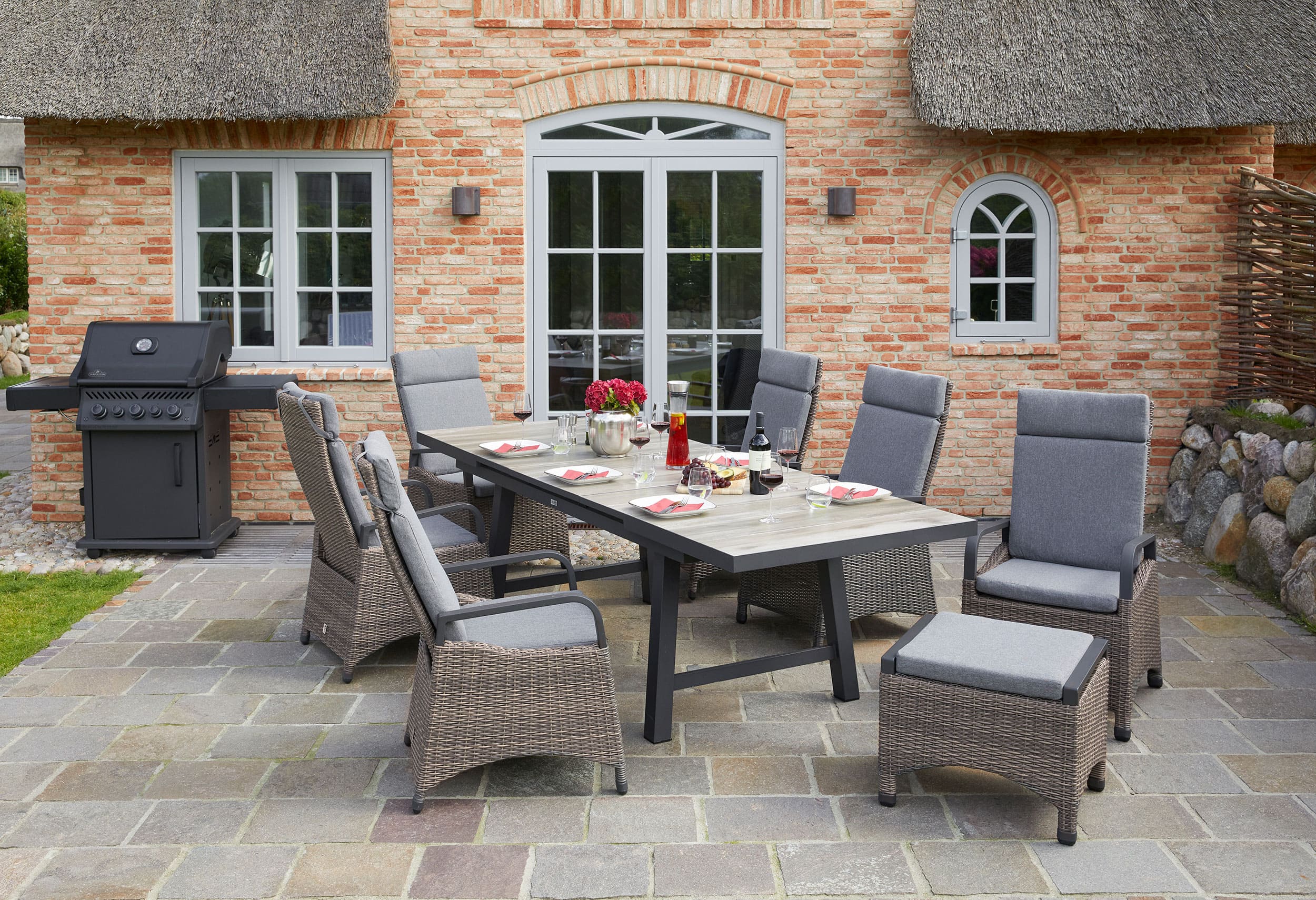 LC Garden »Komido« Dining Hocker omega braun 46x59x47cm Dining Fußbank aus handgeflochtenem Polyrattan inkl. Sitzkissen